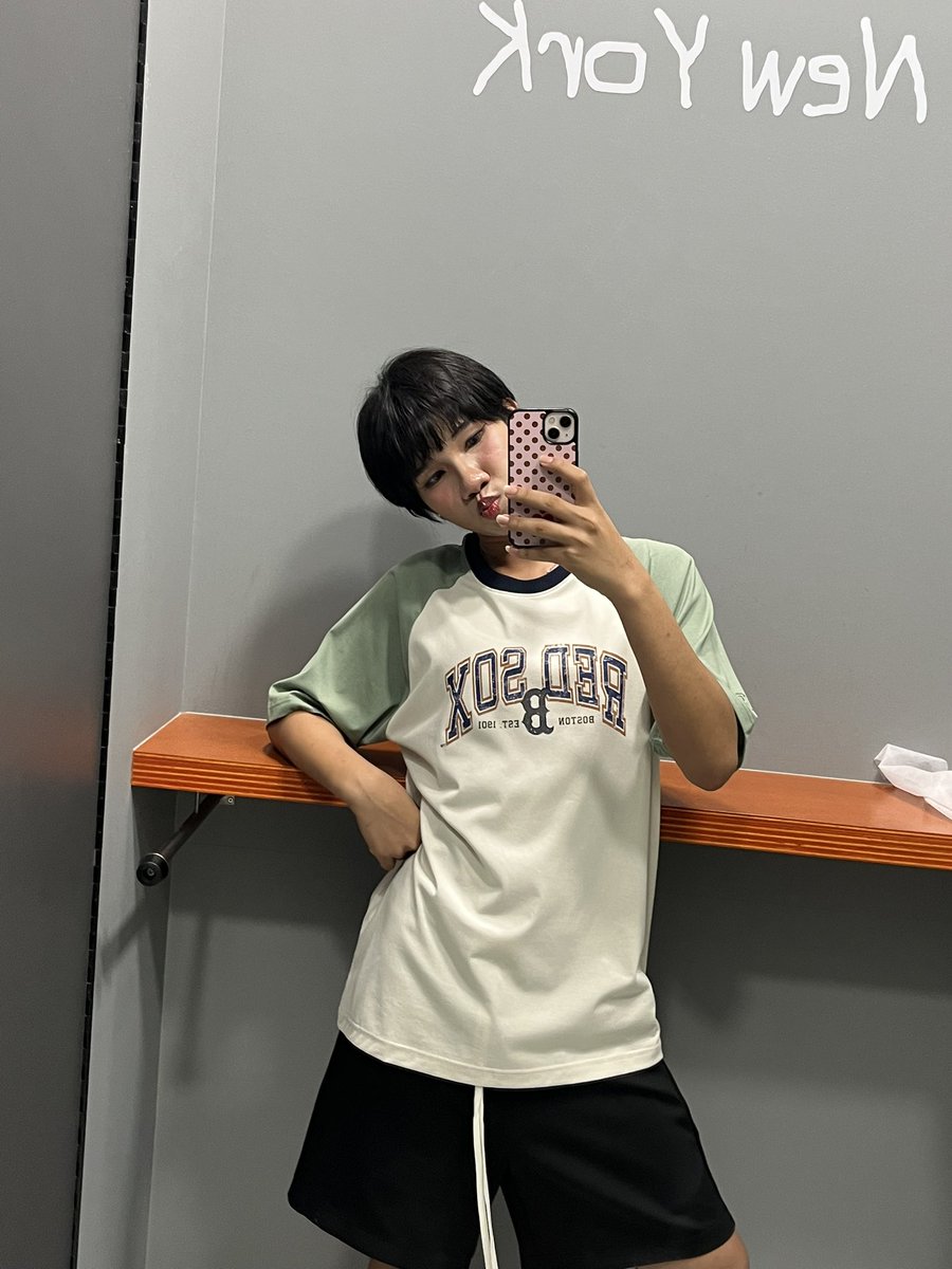 _imnotvvelma's tweet photo. ไปแอบเต้นแลกหมวกฟรี 🤓🧢🩵 https://t.co/ubVnoVLBbk