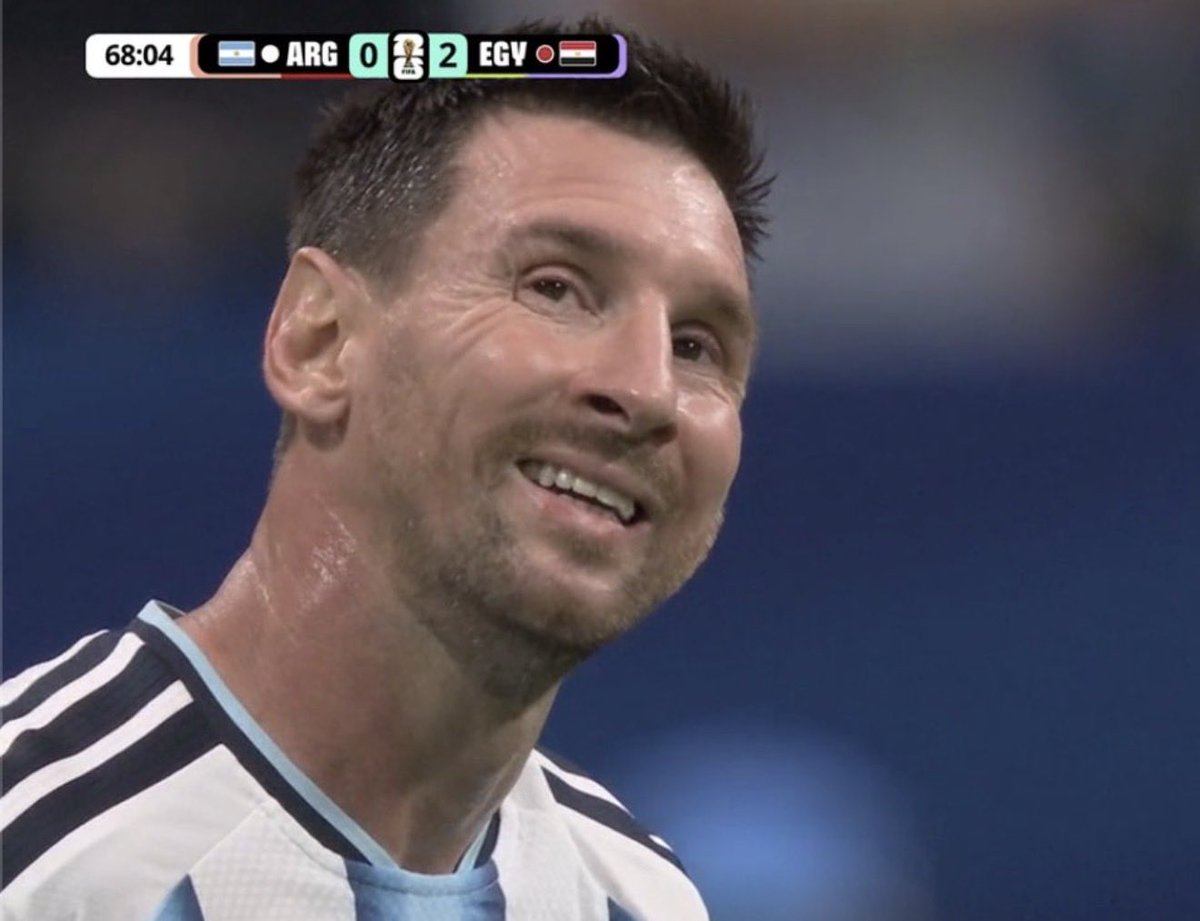 vmplliee's tweet photo. the moment when messi realizes it’s over https://t.co/54g52xJ5Ux