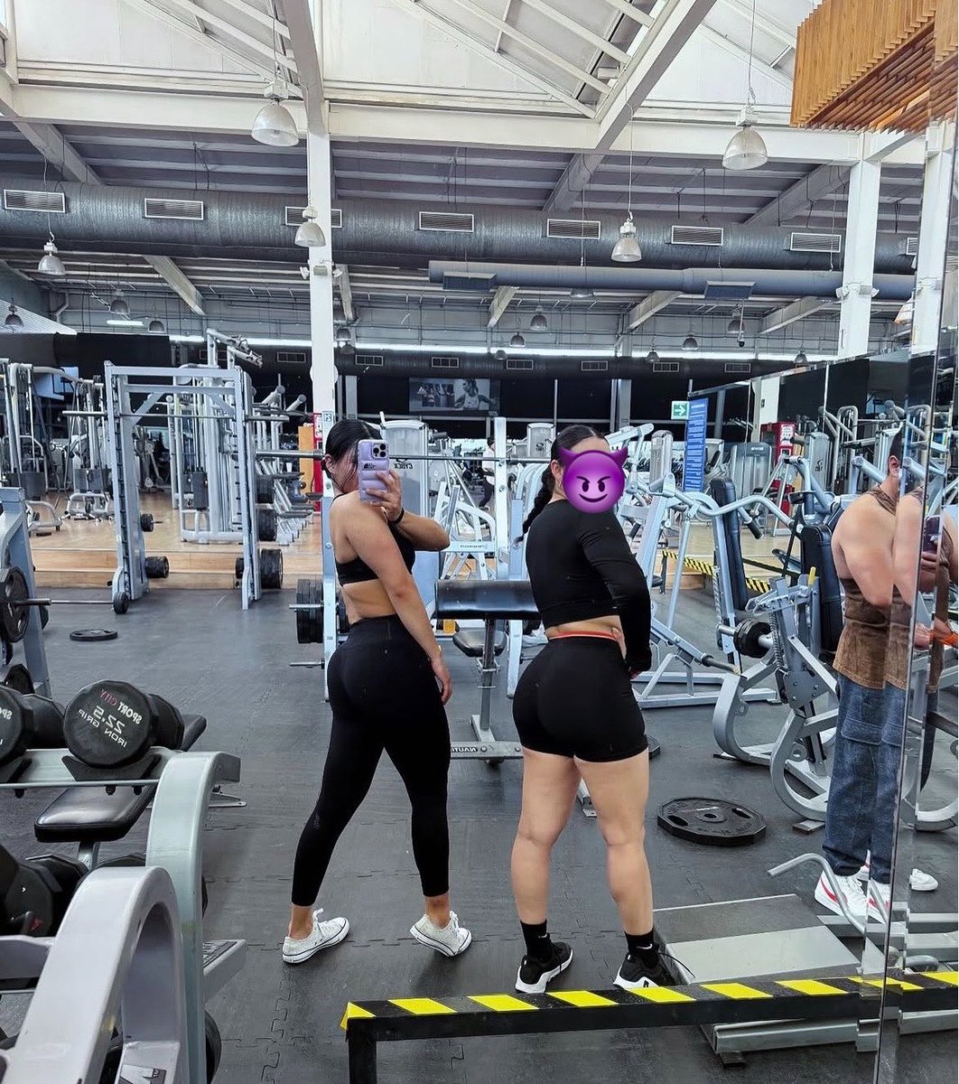 iris_monte_real's tweet photo. Terminamos por hoy! 
Recuerda papi que tengo a la venta mis tanguitas después del gym de esta semana.
$300 pesitos cada una bebé 🔥🔥
$500 si te gustaría que te mande como mojo esa tanguita para ti antes de mandártela 🥵🥵😈😈
Excelente día papi! 
#tangadeldía #martesdetentación https://t.co/aSlHiLDvX2