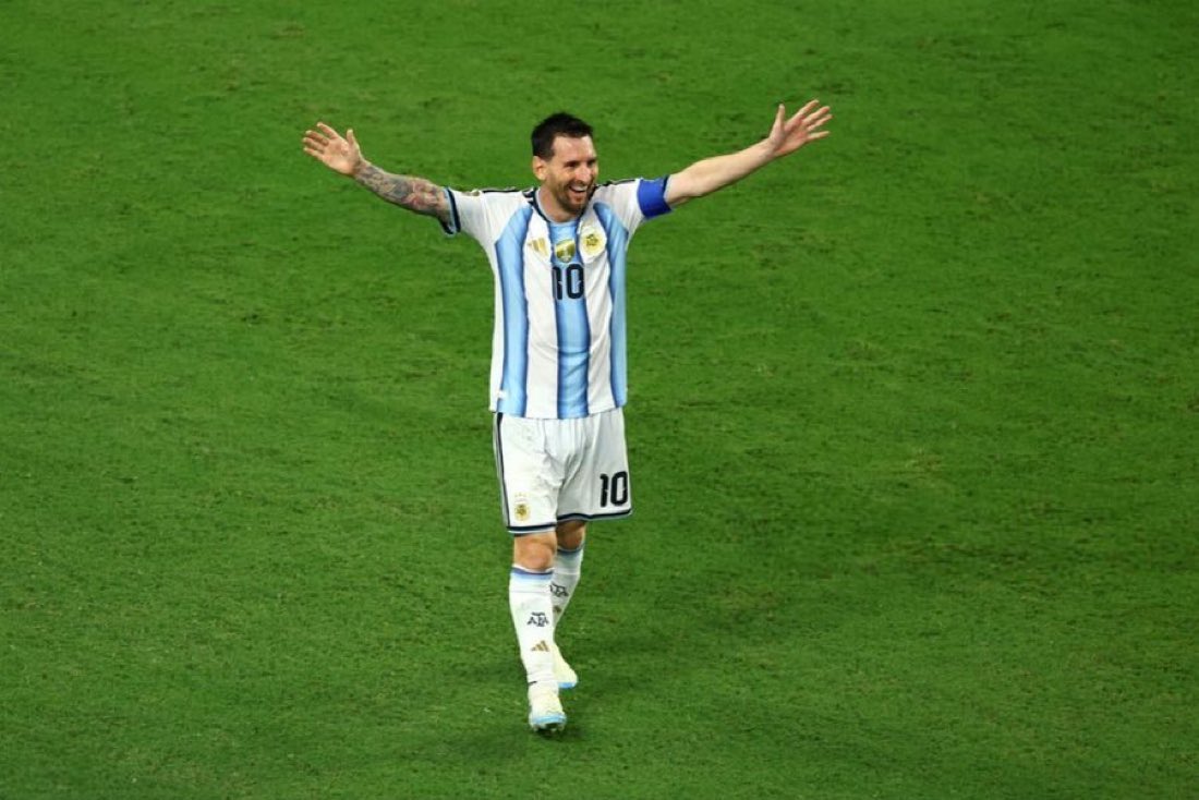 gorgeous4ew's tweet photo. روح الأرجنتين. أعادتهم إلى الحياة من أمام مقبرة الفراعنة. 🇦🇷 https://t.co/prHsmpjAsq