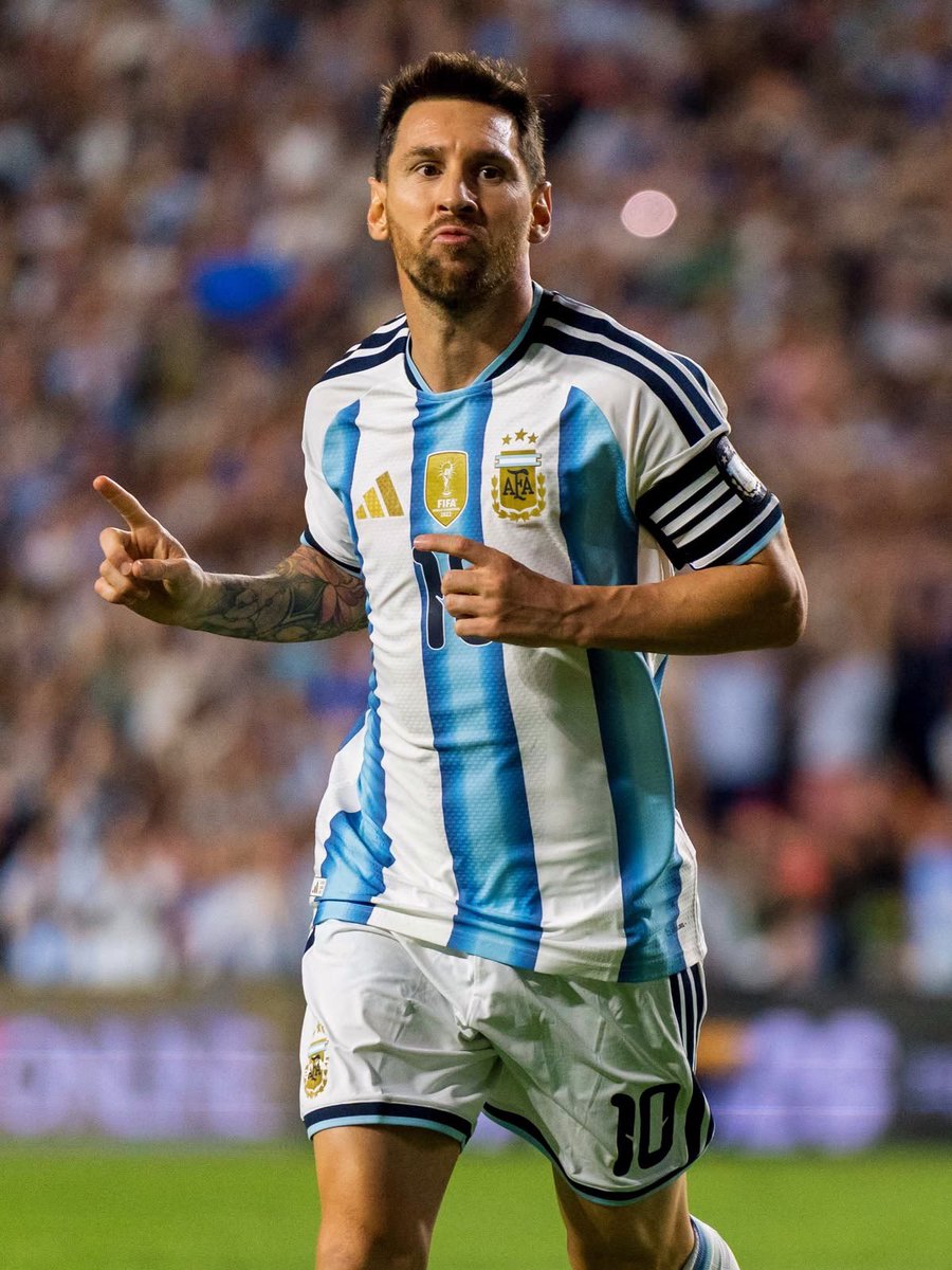 maldiidown's tweet photo. es el mejor jugador de la historia a años luz del segundo

es totalmente inalcanzable https://t.co/BPT9hzXOja