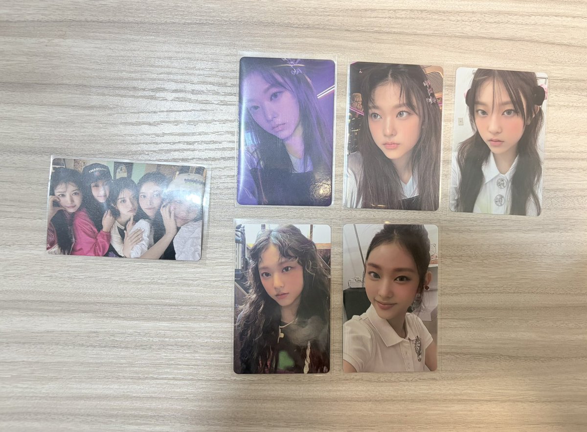 fleurcry's tweet photo. 𖥦 ๋₊  wts พร้อมส่ง ⟢ 

꒰ photocard : การ์ดยกกอง 6 ใบ

𖧧 ˒˒ price : 90

 ꒰ ა 𓈒 shipping 35 baht ⋆ ໒ ꒱

#ตลาดนัดนิวจีนส์ #ตลาดนัดnewjeans https://t.co/k63TyOOncr