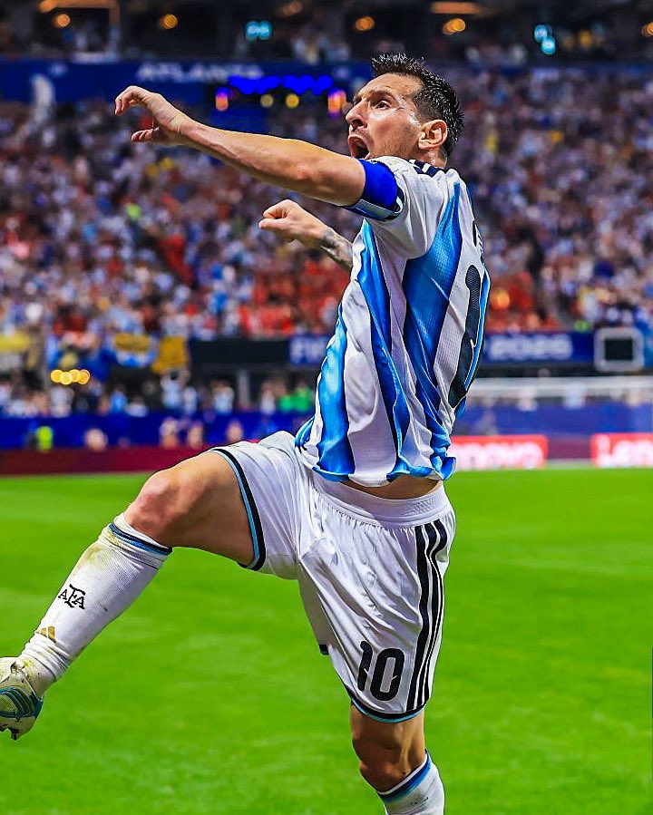 eurofootcom's tweet photo. 🚨🇦🇷 𝐎𝐅𝐅𝐈𝐂𝐈𝐀𝐋 | Lionel Messi (39) has scored in 9 CONSECUTIVE World Cup matches! ✅ https://t.co/6D4jKbH9nm