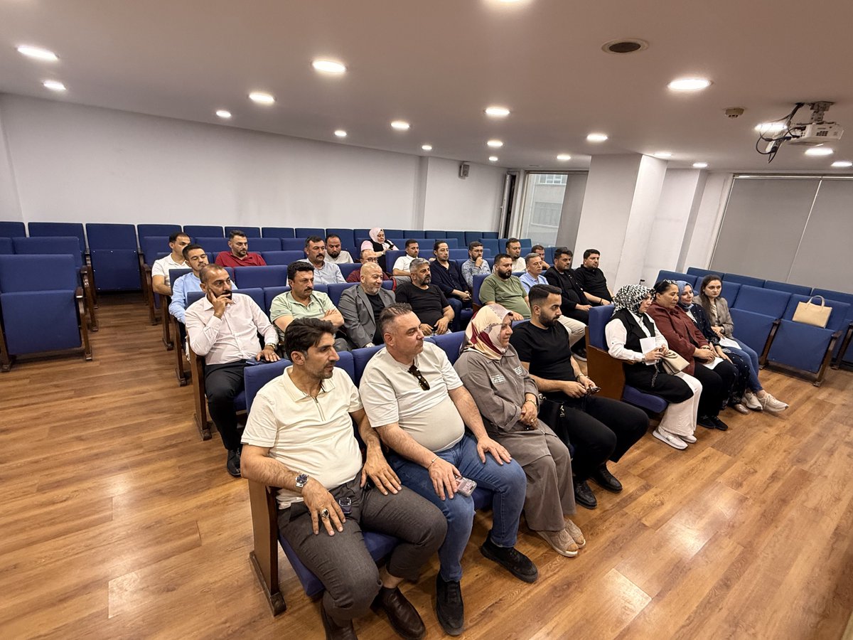 aktepebasii's tweet photo. Haftalık olağan yönetim kurulu toplantımız;
İlçe Başkanımız Serhat Tunç başkanlığında gerçekleştirildi.

🔸Ak Parti Seninle #Tepebaşı https://t.co/PlI7qRJEjd
