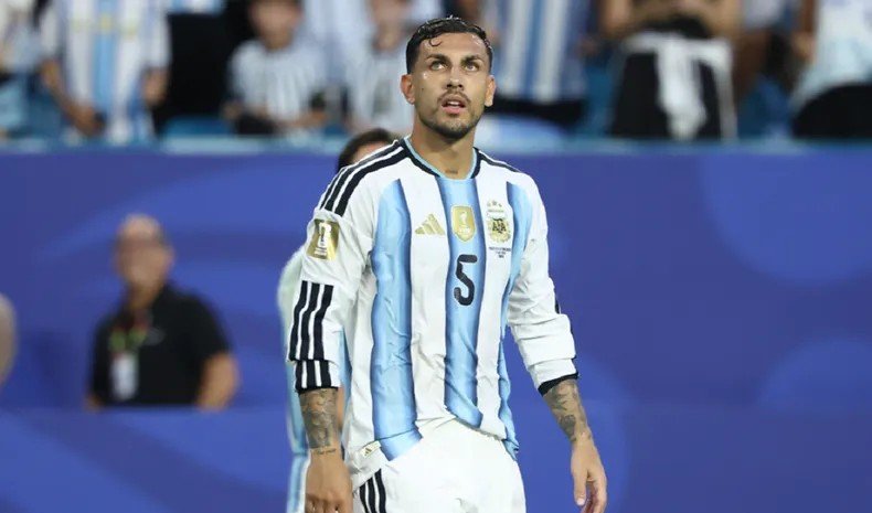 palermismo's tweet photo. LA QUE ACABA DE CORTAR ESTE TIPO POR FAVOR Y ACÁ LO CUESTIONABAN

ES LEANDRO PAREDES PENDEJO IRRESPETUOSO, EL MEDIOCAMPISTA DE ARGENTINA https://t.co/uNJcR2hPRJ