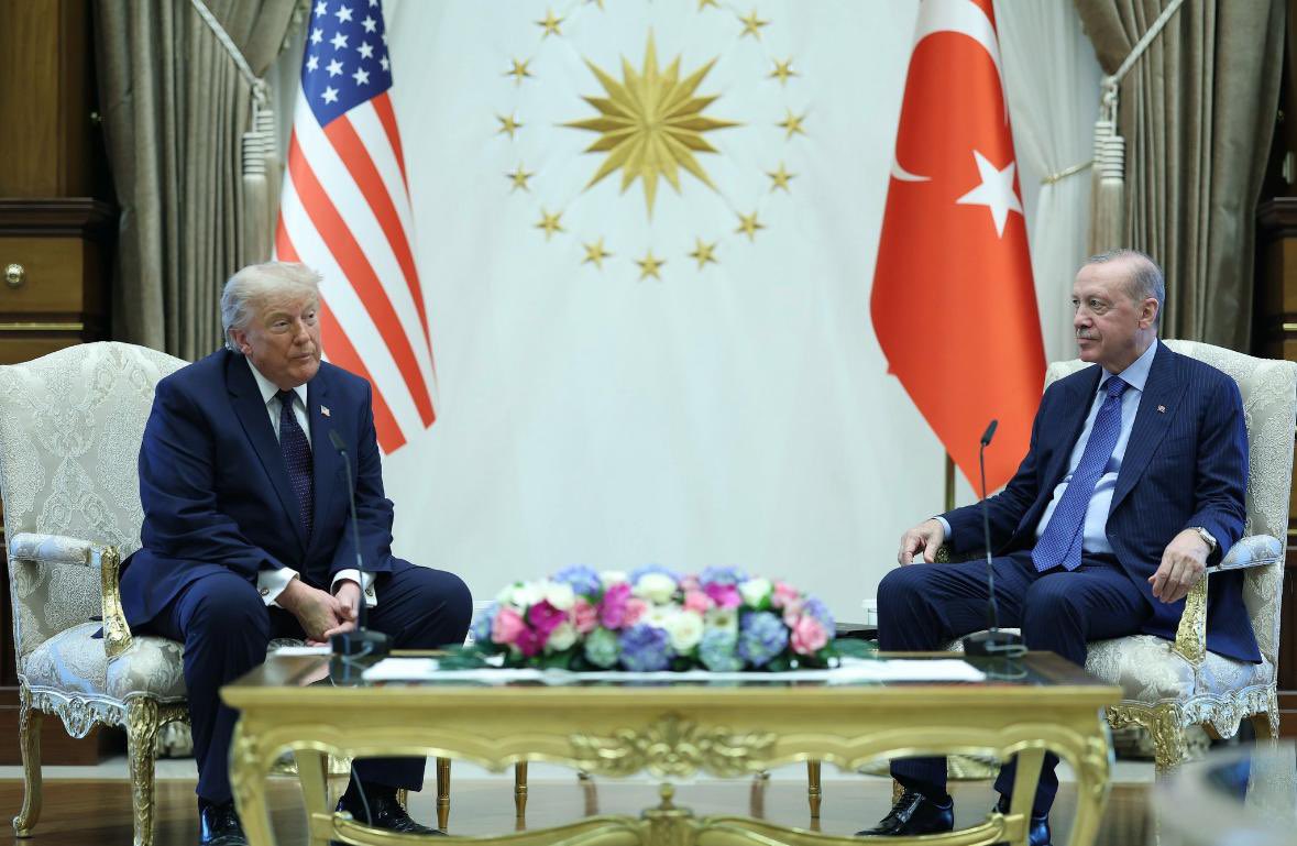 canturkalagoz's tweet photo. Türkiye, güçlü liderliği ve etkin diplomasisiyle küresel meselelerde söz sahibi olmaya devam ediyor.

Cumhurbaşkanımız ve Genel Başkanımız Sayın Recep Tayyip Erdoğan ile ABD Başkanı Sayın Donald Trump’ın ortak basın toplantısında verilen mesajlar; ülkemizin barış, istikrar ve adalet eksenli dış politika vizyonunu bir kez daha ortaya koydu.

Lider ülke Türkiye hedefiyle yolumuza kararlılıkla devam ediyoruz.

#NATOSummit 🇹🇷