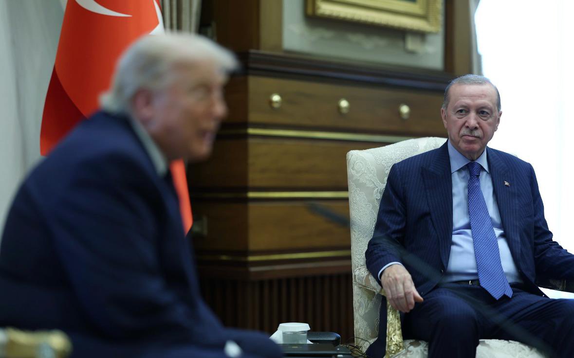 canturkalagoz's tweet photo. Türkiye, güçlü liderliği ve etkin diplomasisiyle küresel meselelerde söz sahibi olmaya devam ediyor.

Cumhurbaşkanımız ve Genel Başkanımız Sayın Recep Tayyip Erdoğan ile ABD Başkanı Sayın Donald Trump’ın ortak basın toplantısında verilen mesajlar; ülkemizin barış, istikrar ve adalet eksenli dış politika vizyonunu bir kez daha ortaya koydu.

Lider ülke Türkiye hedefiyle yolumuza kararlılıkla devam ediyoruz.

#NATOSummit 🇹🇷