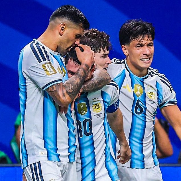eurofootcom's tweet photo. ⚽️ 15': Argentina 0-1 Egypt (Ibrahim) 
❌ 21': Argentina 0-1 Egypt (Messi pen miss)
❌ 58': Argentina 0-1 Egypt (Ziko goal disallowed) 
⚽️ 67': Argentina 0-2 Egypt (Ziko) 
⚽️ 79': Argentina 1-2 Egypt (Romero) 
⚽️ 84': Argentina 2-2 Egypt (Messi) 
⚽️ 92' Argentina 3-2 Egypt (Fernandez)

What a match. 🇦🇷🇪🇬🔥