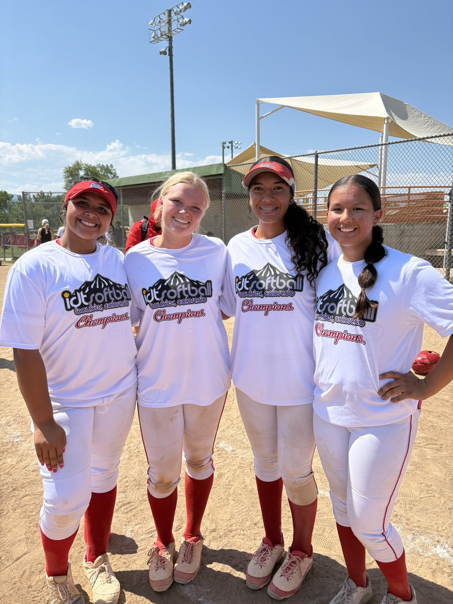 GarciaLilly28's tweet photo. So proud of my team coming out and winning Colorado IDT 16u !🏆What a great week of softball! 
CA all day! ❤️💙🤍@CoastRecruitsSB @SBRRetweets @Scout_ScottC
@TopPreps
@PrepSoftball @SoftballRecruit
@ExtraInningsSB @SoftballDown @DirectRecruits https://t.co/v3iqNk5eVF