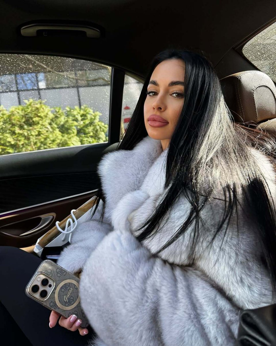 Serve_Your_God's tweet photo. You're all alone all day. It's always the same thing for you.

Every week, every hour, every moment, you start craving handing over your money to a hot rich brat.

I'm going to keep taking it.

This will never end for you 🤑 https://t.co/3sDgTjNLjQ