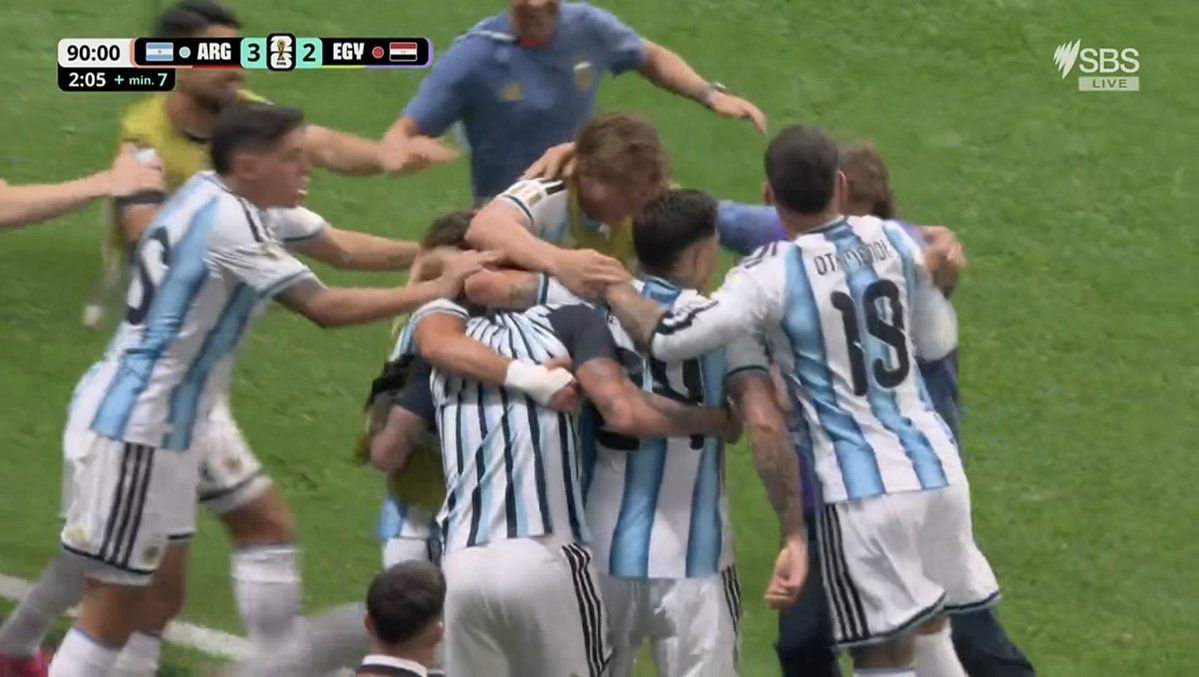 iamsavuu's tweet photo. YOU NEED COMEBACK LIKE THIS IN YOUR LIFE💀
90+3' Argentina 🇦🇷 3-2 🇪🇬 Egypt

⚽️ Enzo Fernandez

#FIFAWorldCup #ARGEGY 
#SNESports
#ARGEGY https://t.co/r5lDRBdlfk