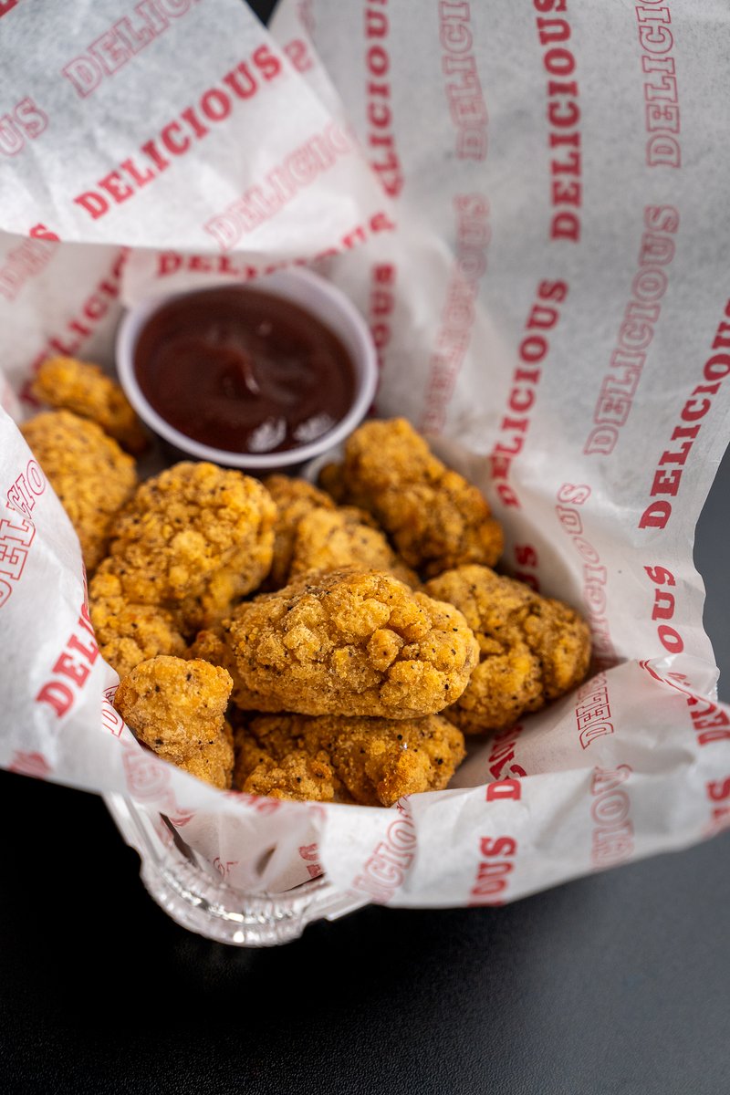 FiveStarPizzaFL's tweet photo. Our chicken bites are the ultimate start to your meal! Crispy on the outside, juicy on the inside. What's your favorite dipping sauce? Tell us in the comments ⬇️
#fivestarpizza #fivestar #pizza #floridaeats #pizzalovers https://t.co/C5fgZ5jBq1