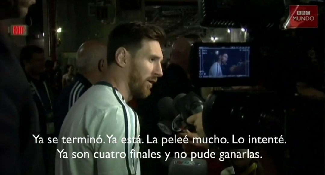 JokerLaporta's tweet photo. Messi acusó a Conmebol de corrupción, abandonó la selección Argentina, Infantino le prometió ganar todo si volvía y le regalaron 2 Copa América, Mundial 2022 y camino del Mundial 2026. 

(8 penaltis en 12 partidos)

Argentina - Barça: la mayor lacra de la historia del deporte. 🤮 https://t.co/Kn9BZdc2Cd