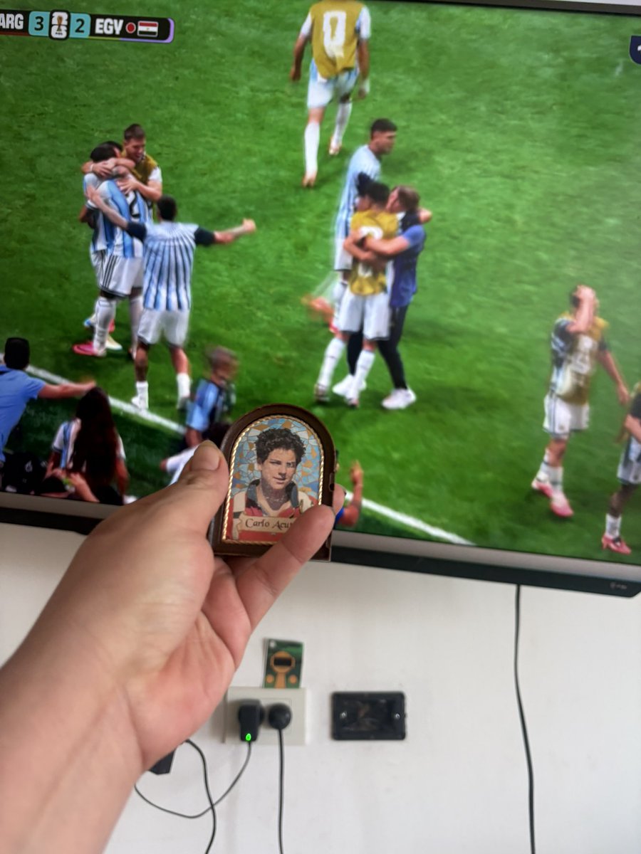 eliana_paola_92's tweet photo. A RETUITEAR 🔁Holaaaa NO SE OLVIDEN  CON SOLO LEERLO BASTA 🧚❤️💫!!! 3💫
Como hace 4 años atrás, volvemos a activar la cábala energética que nos llevó a ser campeones del mundo 🇦🇷🪬
Hoy la Selección juega con toda la protección y fuerza del Universo.
Yo elimino cualquier daño, brujería, envidia o energía negativa contra el equipo, con todo su efecto acumulado, a 0 menos infinito. Todo se devuelve al origen multiplicado y se transmuta lejos, al 100% infinito potencial, 100% del tiempo por tiempo infinito.
Activo blindaje cuántico total alrededor de cada jugador. Cualquier interferencia se disuelve. Solo fluye victoria, fuerza y buena energía. Reseteo la vibración del partido a su estado óptimo.
Si sentís esta energía, compartí este post y leelo con intención antes del partido. Entre todos estamos potenciando a Argentina.
#Argentina        #Mundial2026 #EnergíaCampeones