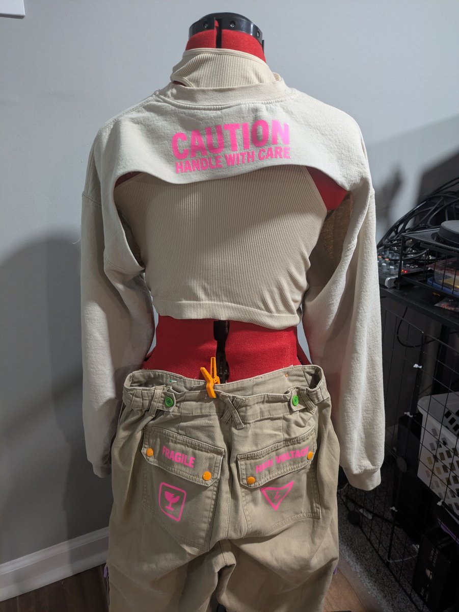 potatobunstu's tweet photo. Making progress on my latest DIY project, I'm using old clothes I had, only spent about $30 on iron-ons. It's not done yet, but I'm getting closer to the final look.
What are you working on?
#upcycling #sustainablefashion #diyclothing #onabudget https://t.co/kU9ndyuy0F