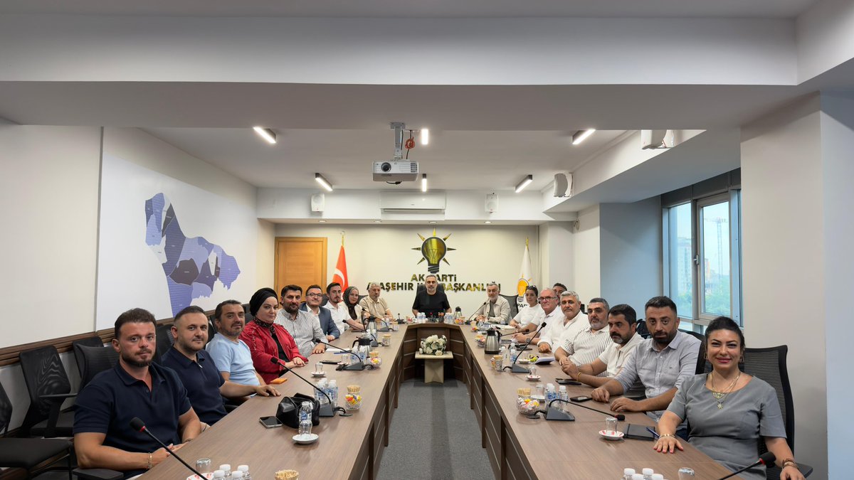 burakcifci34's tweet photo. Haftalık Olağan ilçe Yürütme ve Yönetim Kurulu toplantımızı teşkilat mensuplarımızın katılımlarıyla gerçekleştirdik. 

Toplantımız hayırlara vesile olsun.

@atasehirakparti 
@halimaksu 
@abdullahozdemir https://t.co/GBwbVXCqeR