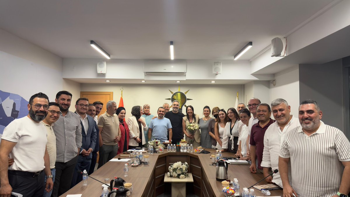 burakcifci34's tweet photo. Haftalık Olağan ilçe Yürütme ve Yönetim Kurulu toplantımızı teşkilat mensuplarımızın katılımlarıyla gerçekleştirdik. 

Toplantımız hayırlara vesile olsun.

@atasehirakparti 
@halimaksu 
@abdullahozdemir https://t.co/GBwbVXCqeR