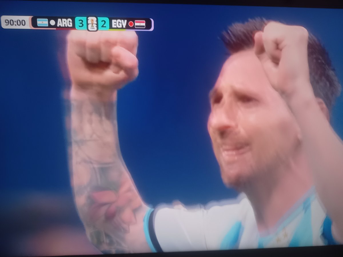 cabjedits's tweet photo. 39 AÑOS
DUEÑO DE ABSOLUTAMENTE TODOS LOS TÍTULOS DEL MUNDO
MEGA CONSAGRADO. DEIDAD.

Y AÚN ASI MESSI SE SIGUE EMOCIONANDO COMO UN PIBITO.

SIN PALABRAS https://t.co/MWuy7UJDWH