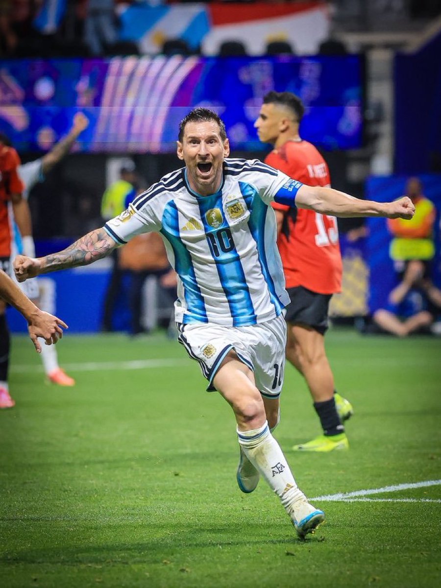 Tekushikimi's tweet photo. MESSI C'EST VÉRITABLEMENT LE FILS DE DIEU 

La Pulga🐐 https://t.co/b6RqhfG0BC