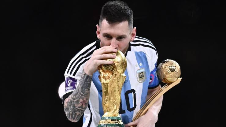 Cabeautiful's tweet photo. Ele tem uma meta  ....... Ele é sinistro. Lionel Messi. https://t.co/X1Iio8arkm