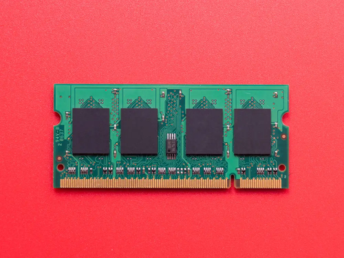 hdqwealth's tweet photo. The memory shortage at the heart of recent price hikes on consumer electronics is expected to worsen in the next year. A TF International analyst expects 15-20% of capacity allocated to consumer electronics will shift to data center https://t.co/fT5RGy0nnt https://t.co/GT7hXscrJH