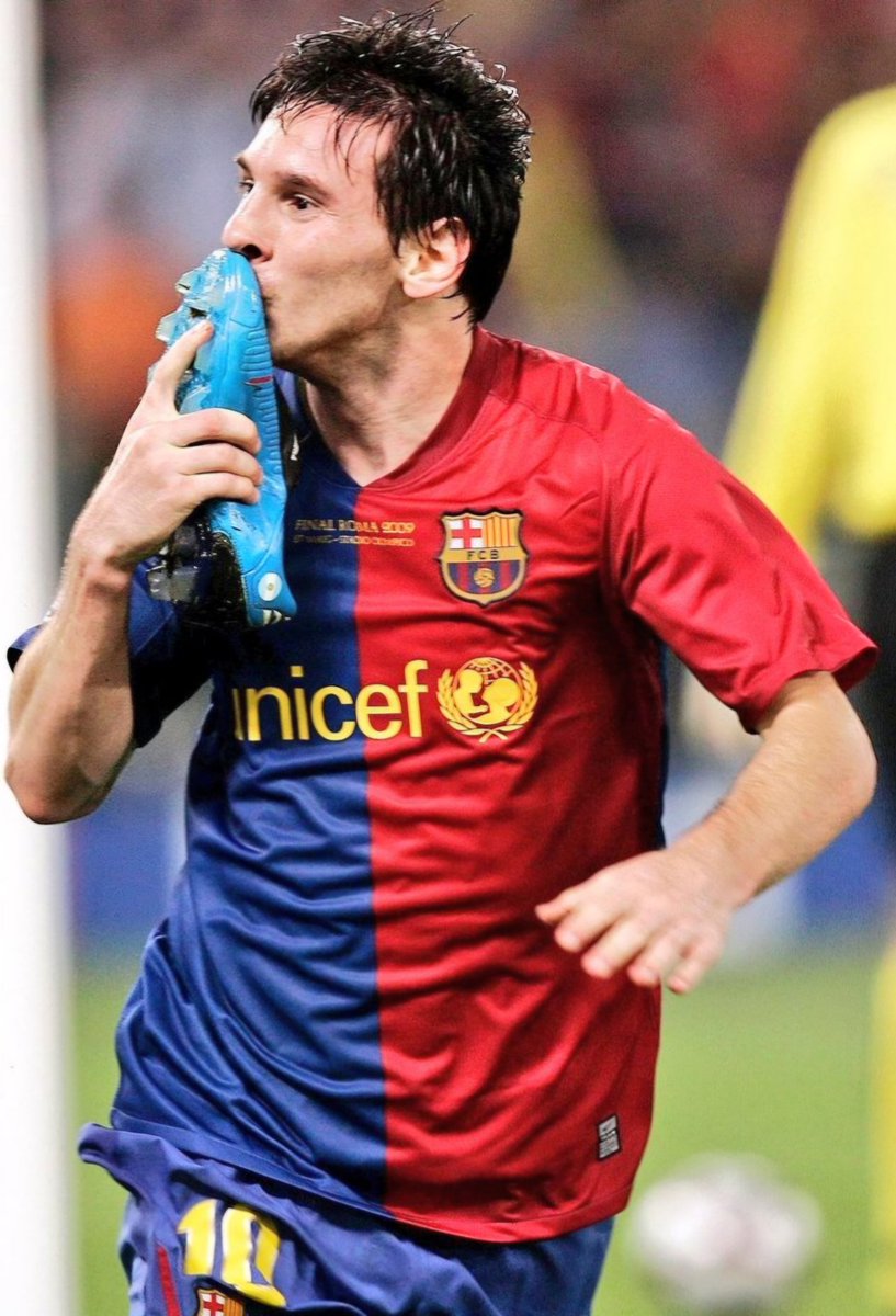 JuanEbcn's tweet photo. Que alegria nos acabas de dar Leo

Menos mal que llevabas años retirado

Siempre serás el mejor de la historia 

Y es de la Masia https://t.co/L7QeH2Jr8Y