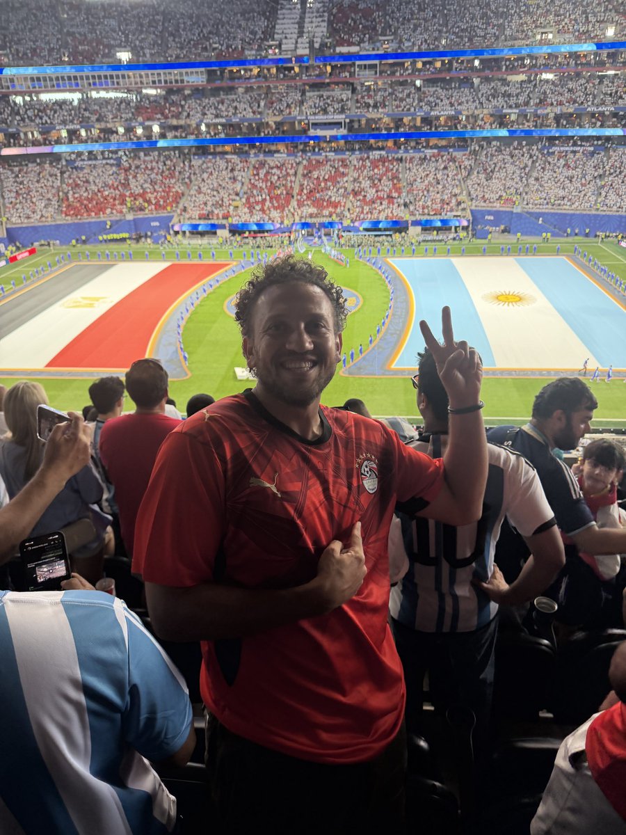 youssef_hussen's tweet photo. شكراً منتخب مصر .. قدمتوا بطولة عظيمة .. .. وأداء كبيير للتاريخ  .. كل الجمهور  اللي مش عربي في الملعب بيسأل أي حد لابس تيشيرت منتخب مصر عن اسم حارس منتخبنا .. مصطفى شوبير .. كل الناس بتهنينا على اداء المنتخب ..  شكراً حسام حسن ورجالته .. وهاردلك لك يا مصر 🥹🥹🇪🇬❤️🇪🇬❤️
 #مصر_الارجنتين
