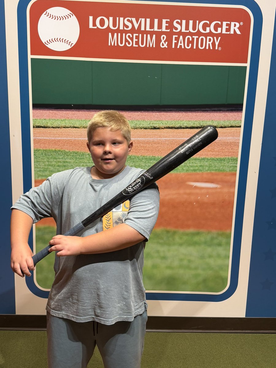 40_twostep's tweet photo. We had a fun visit back to the Midwest.  Louisville Slugger was a blast and Kentucky got to hold a @Colt_emerson  bat that was in production and an @11EdgarMartinez bat from the vault. See ya in August Seattle. Go M’s!
Hey @AngieMentink @heygoldy https://t.co/26VoF1oEBI