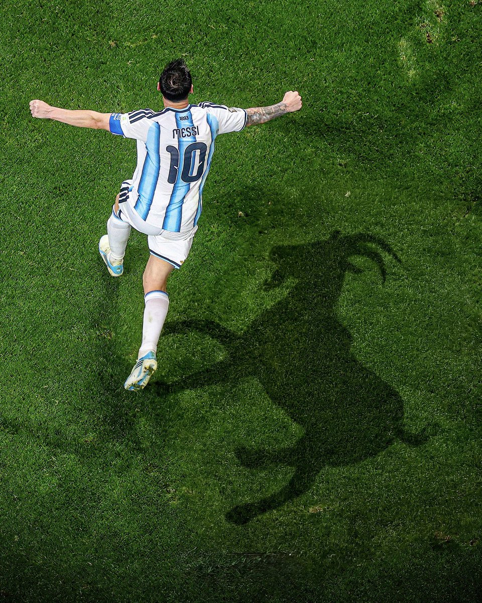 FootballXtra365's tweet photo. Never doubt the GOAT!🐐

Lionel Messi for you…..again and again https://t.co/AZscBZS7Nt