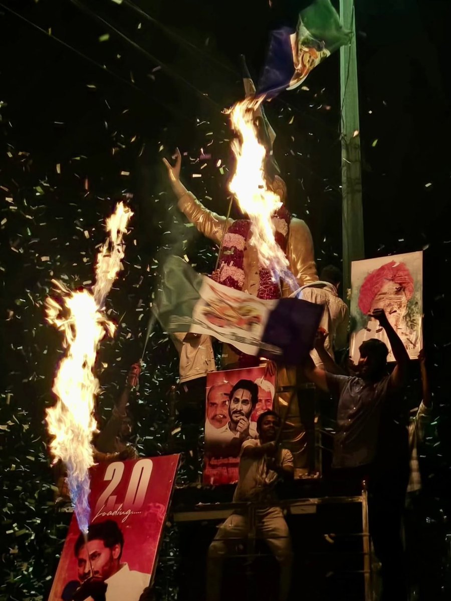VamsiYSRCP98's tweet photo. 3 Legends in a ONE Frame 🔥🦁 https://t.co/DyMaKyrzHC