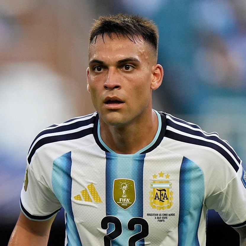 Inter_Xtra's tweet photo. Lautaro Martínez came off the bench, assisted the WINNER and saw 24 minutes for Argentina as they defeated Egypt 3-2 in their round of 16 encounter at the 2026 FIFA World Cup. 🅰️🇦🇷⚫️🔵 https://t.co/S13TxvxTAl