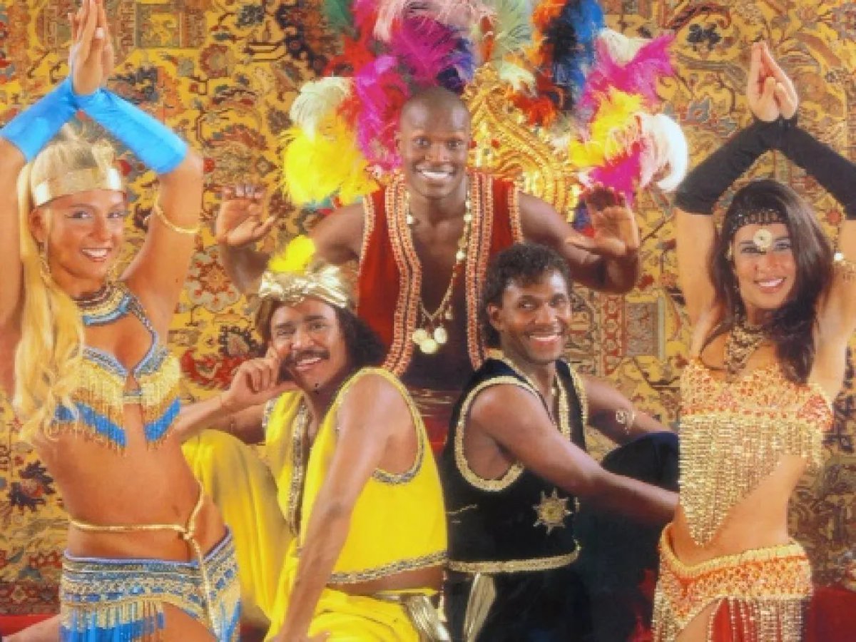 sanseverini's tweet photo. Amigos do Egito, o Brasil esteve, está e sempre estará com vocês. Agora é torcer pra Colômbia até o fim! https://t.co/jTpbTLVOum