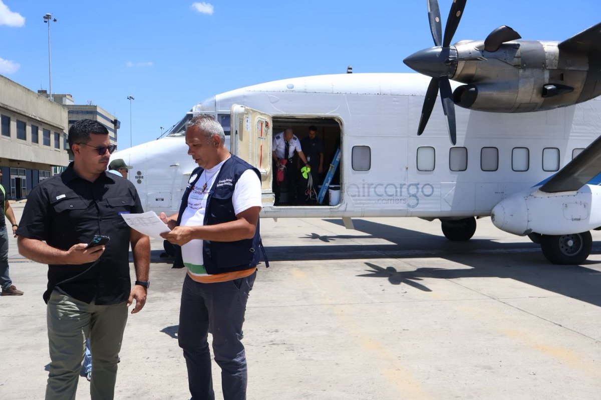 Cancilleria_ve's tweet photo. 📰#Noticia | Venezuela recibe 3.1 toneladas de ayuda humanitaria de Puerto Rico

La carga humanitaria está compuesta por comida, insumos médicos, ítems para bebés, agua y artículos de higiene, entre otros.

https://t.co/qeXHhSHPlx https://t.co/nQyLhtsmib
