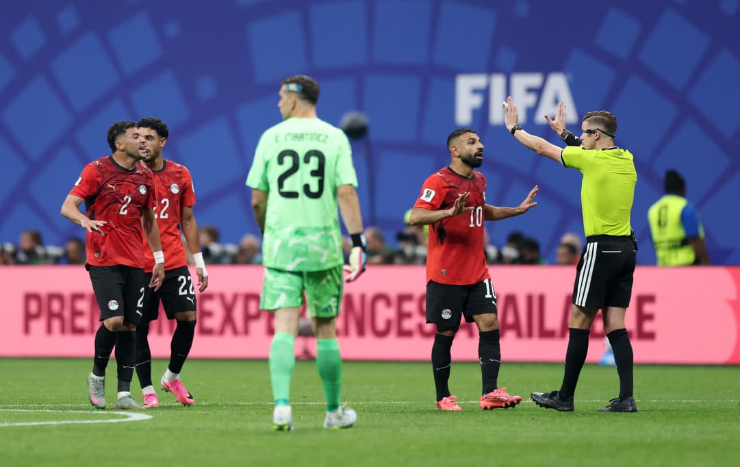 sadaalmalaeb's tweet photo. الخبير التحكيمي - فهد المرداسي:
الحالات التحكيمية لمباراة مصر VS الأرجنتين

د 90+2 هدف الأرجنتين الثالث صحيح
لا توجد مخالفة في بناء الهجمة وتنافس طبيعي

#كأس_العالم https://t.co/cWfUzRJ7HL