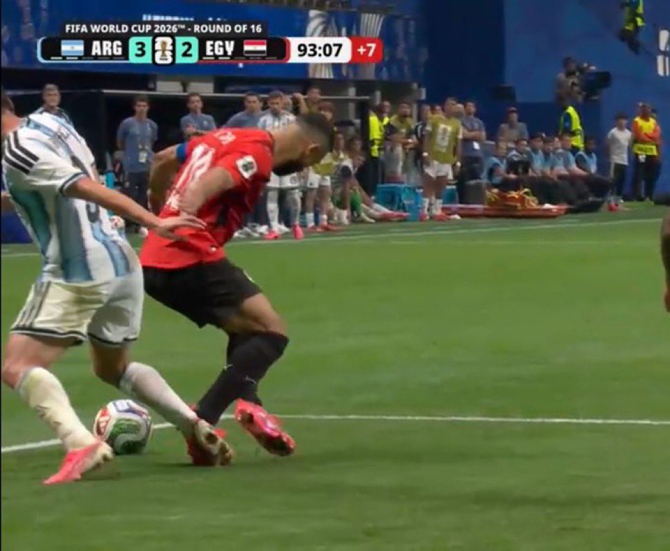 BrahEmma111's tweet photo. How is this not a penalty 
#fifa and his son Messi https://t.co/Zql3apQvJZ
