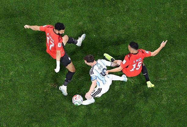 bostermo's tweet photo. Por eso es el mejor de la historia. Puede jugar el peor partido de su vida y va a dejar la vida hasta lo ultimo para intentar dejarnos va dejar allá arriba, siempre. Gracias, una vez más https://t.co/3L8fIHqtTM
