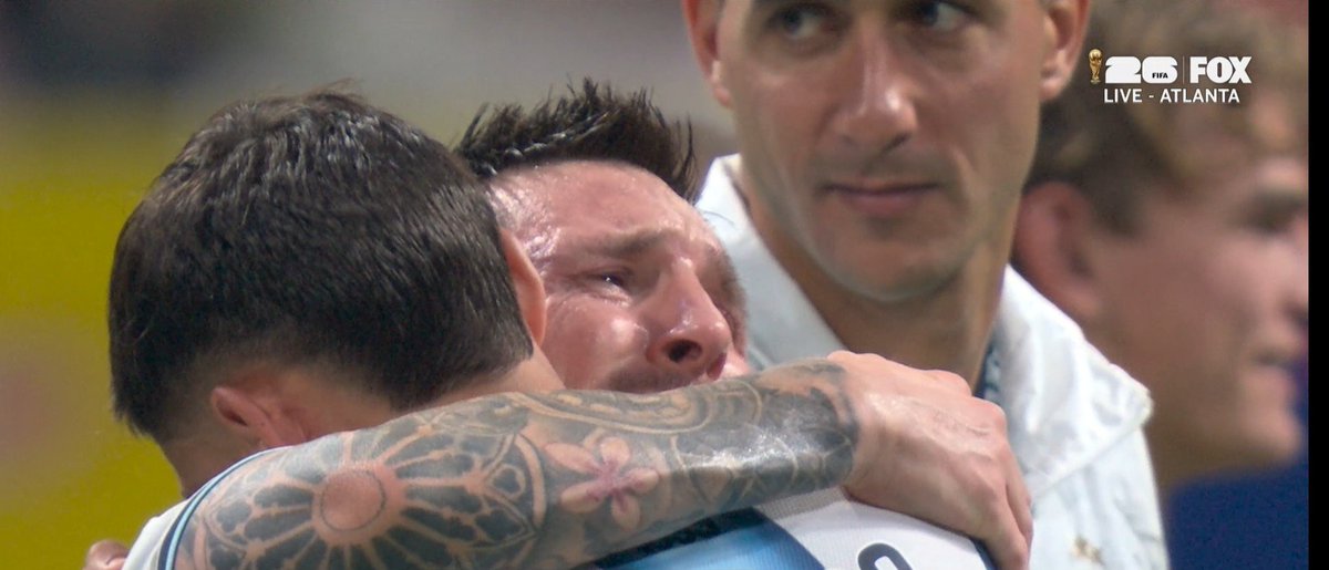 internetumpire's tweet photo. Why is this 39 year old guy making me cry on a random Tuesday https://t.co/ACjgqNT8Xm