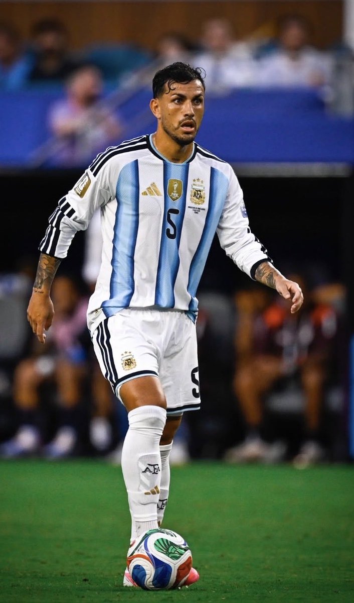 KevOlivera's tweet photo. Cuando pase la euforia hay que detenerse en el partido de Leandro Paredes. Por favor. Quizás su mejor partido con la camiseta Argentina. https://t.co/OL9BXH2osu