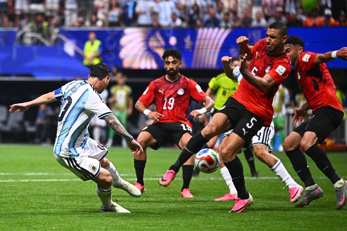 sebatorok's tweet photo. Épico, sí. Triunfo épico del campeón del mundo.
#dpa #afp
#Mundial2026 https://t.co/dfj2zTBWIs