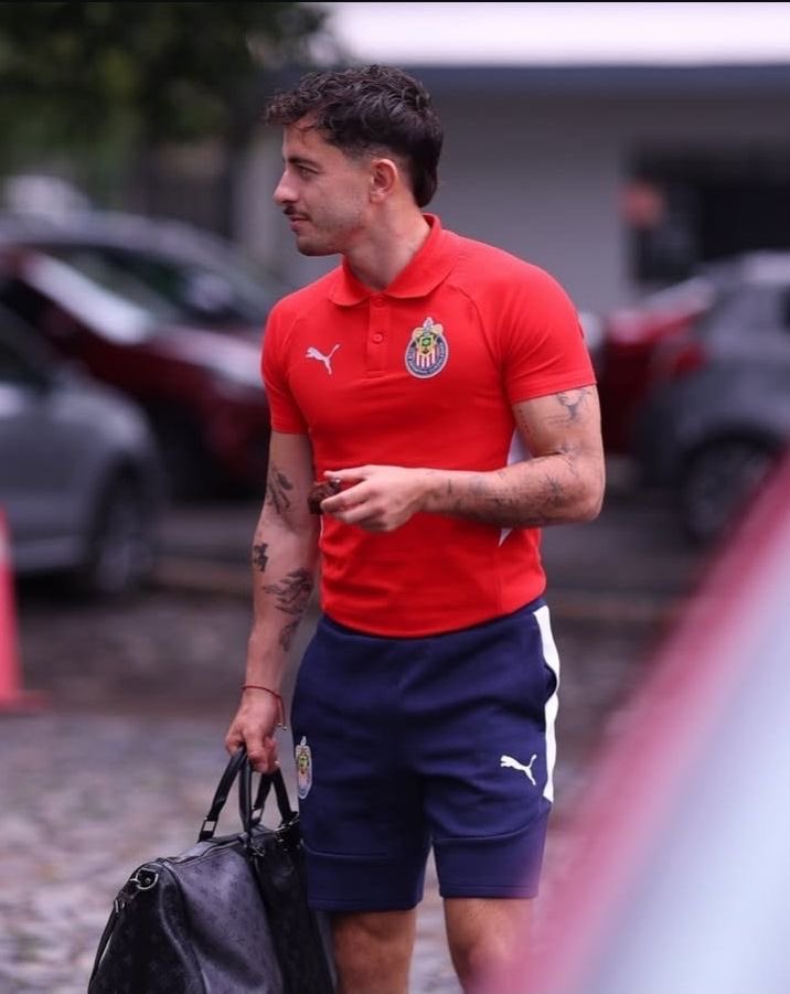 chesquitito's tweet photo. qué bueno que no llegaron en la época que estaba Alan Mozo (te extrañamos gordo, vuelve con Chivas) https://t.co/2R3crl4OoG