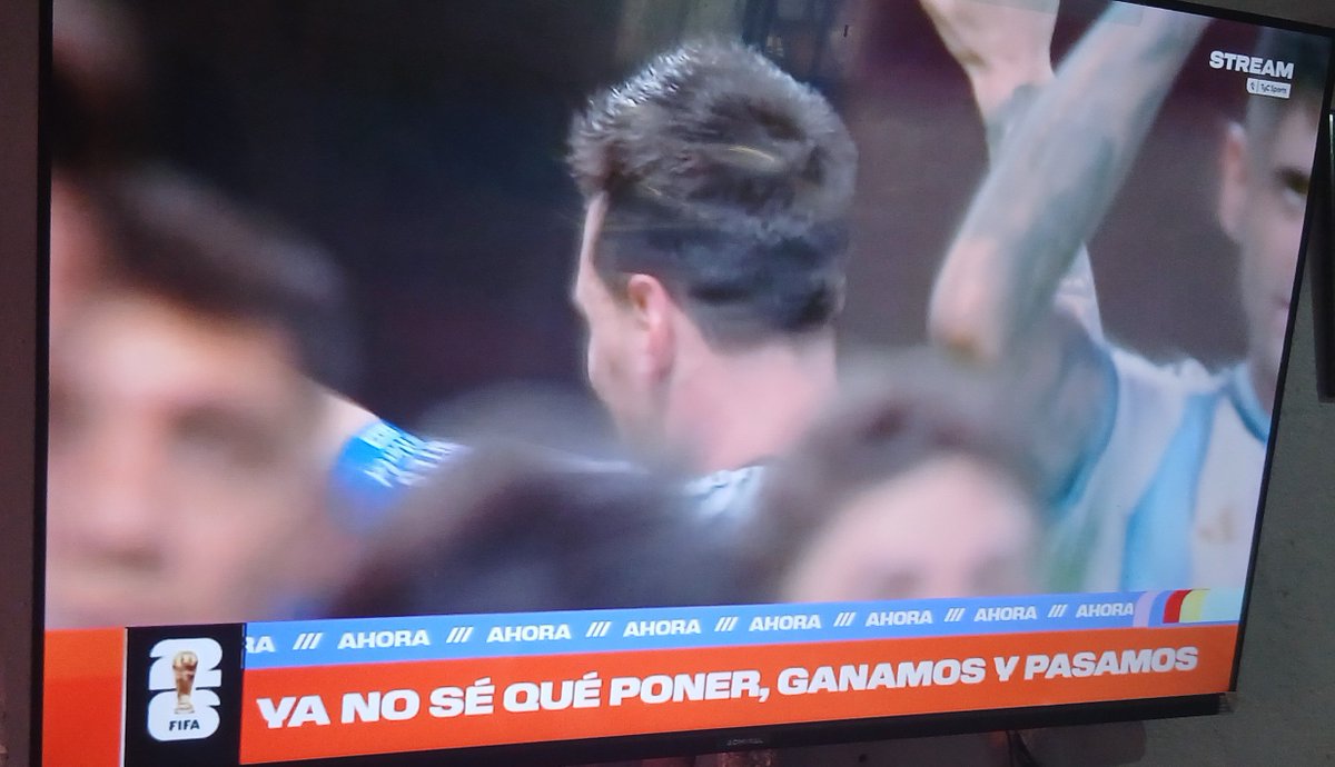 fushiguroswiffe's tweet photo. YA NO SE QUE PONER YA GANAMOS Y PASAMOS ESTOY LLORANDO https://t.co/A0TmuwGZdp