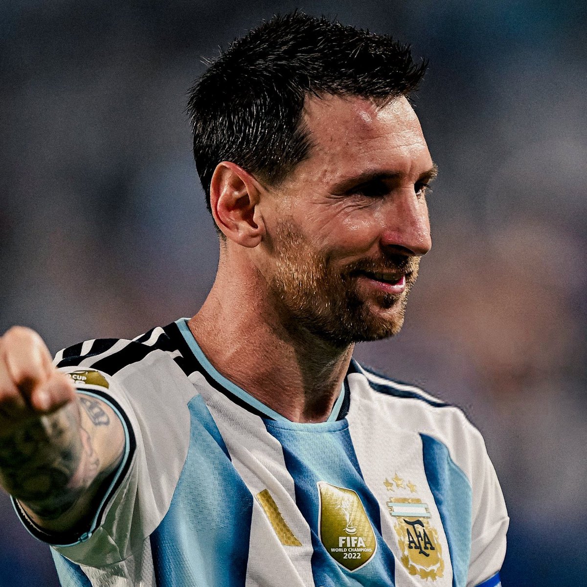 treborfacts's tweet photo. Messi antes del 75’ // Messi después del 75’ https://t.co/qGujgTAemD