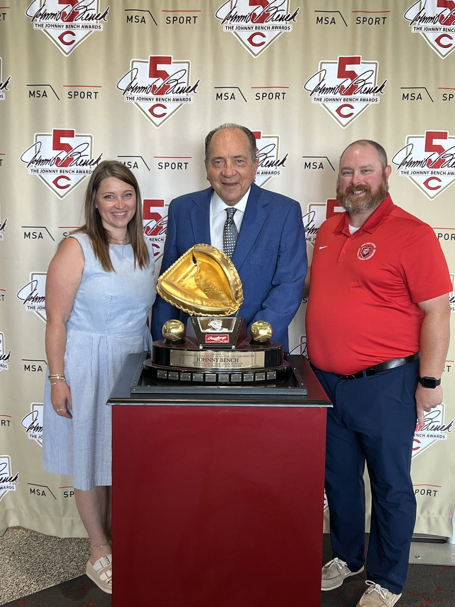 J_Combs20's tweet photo. Had the opportunity to represent the @OHSBCAwebmaster at the Johnny Bench Awards today and meet the greatest catcher of all time @JohnnyBench_5. Congrats to all those nominated and the winners including @Coach_Meikrantz’s catcher Lucas Flack! https://t.co/oKmUWJl2Ky