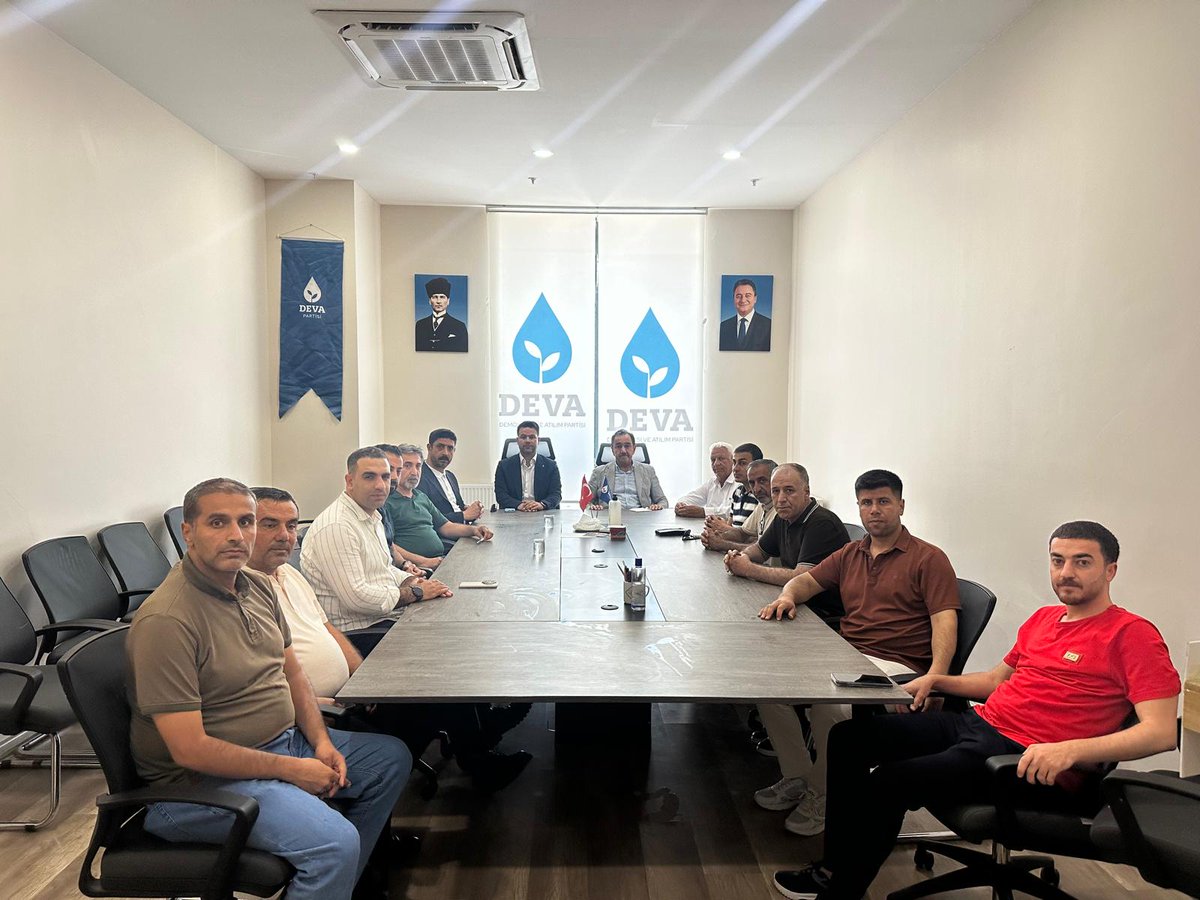 mujdat_orbay's tweet photo. DEVA kadroları Diyarbakır sahalarında! 💧
Genel Başkan Yardımcımız Sn. Ali İhsan Merdanoğlu, İl Başkanımız Sn. Mehmet Remzi Kaymak, il ve ilçe başkanlarımızla birlikte kentimizin lokomotifi olan STK'larımızı ziyaret ettik.#diyarbakır https://t.co/DqpaeWYWCH