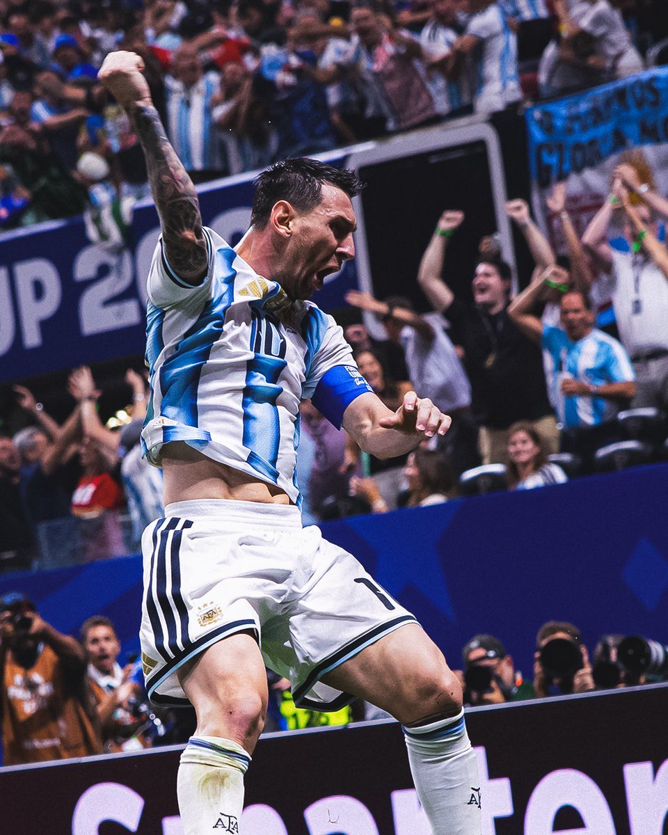 BarcaUniversal's tweet photo. THE GOAT 🐐 https://t.co/74DPkuzmti