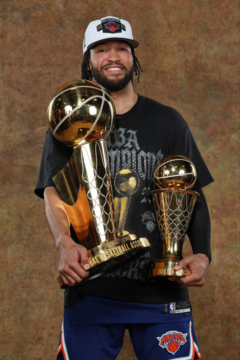 KnicksMemes's tweet photo. IT'S A SHORT BOY SUMMER https://t.co/FpnH4e4cwv