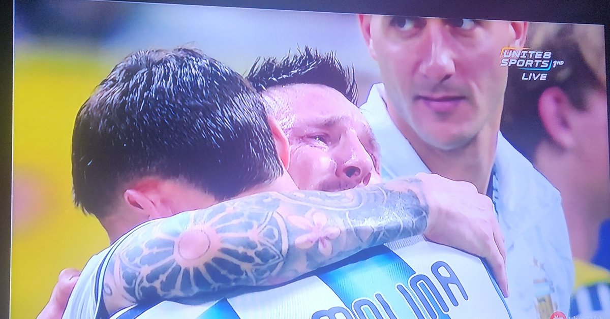 BeingDarshn's tweet photo. From Clutches of Defeat

Thats what a great Team can do, that's what a GOAT captain and player can do 

#Believe #FIFAWorldCup206 #ArgvsEgy https://t.co/QxXb8xfd8L