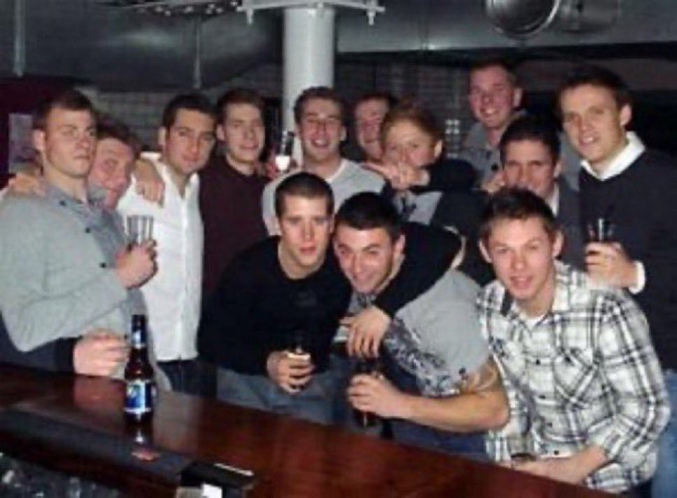 150G512XD's tweet photo. As part of his will, David left £100,000 to pay for 32 friends to have a holiday in Las Vegas and another £50,000 to a veteran's charity 💙

Wonderful generosity from David 🙏

Thank you for your service David ❤️

Lest we forget 🇬🇧 https://t.co/1NSBdZ5SEV