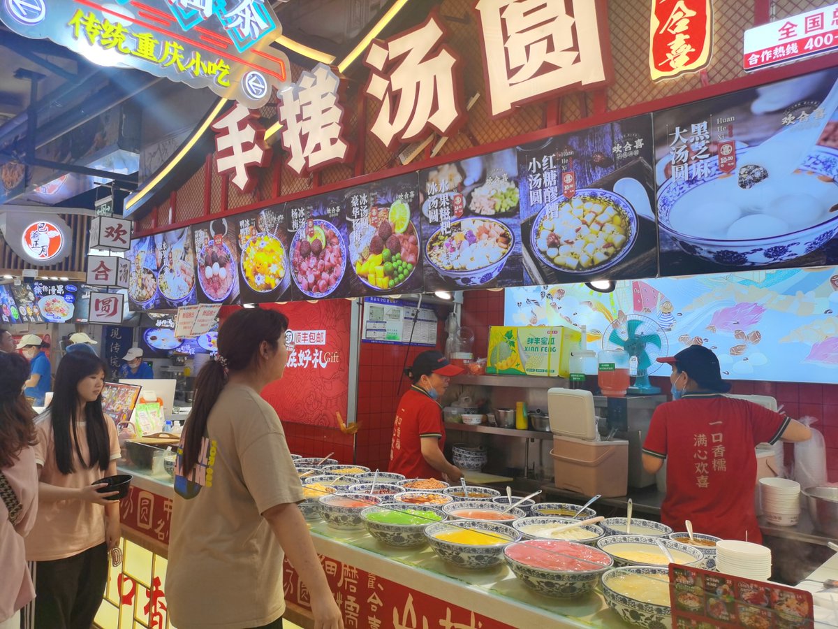 Schmelinger100's tweet photo. Craving crispy fried chicken skewers from the street stall tonight—perfect late-night snack vibe! https://t.co/Gto0tCHncX