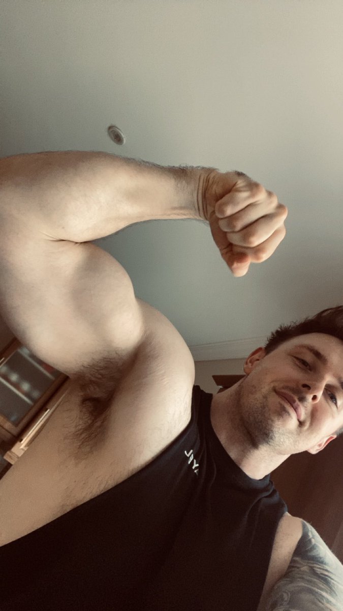 TheK_Nox's tweet photo. Post workout flex that no one asked for https://t.co/HKJ2U9Sl1g